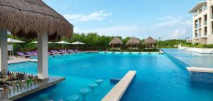 Pool Bar